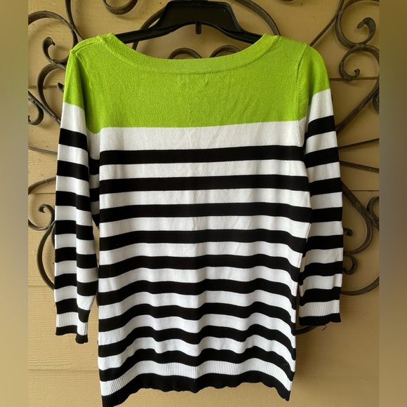 Joseph A lightweight sweater - Picture 1 of 3